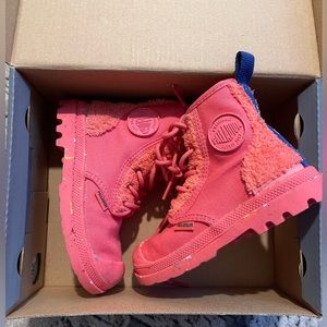 Palladium toddler boots.